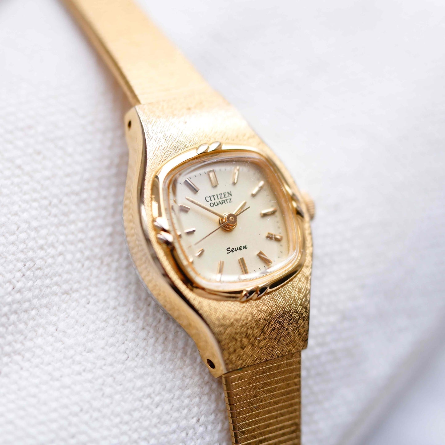 Citizen Cocktail Watch: Vintage Ladies 80s Golden Dainty with Champagne Dial