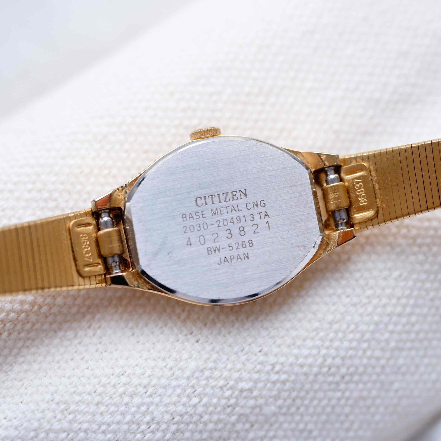 Citizen Cocktail Watch: Vintage Ladies 80s Golden Dainty with Champagne Dial