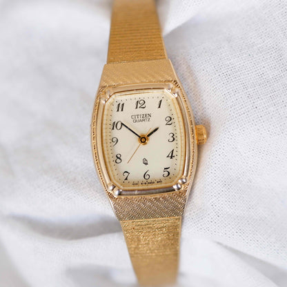 Citizen Cocktail Watch: Vintage 80s Ladies Golden Dainty with Light Gold Dial