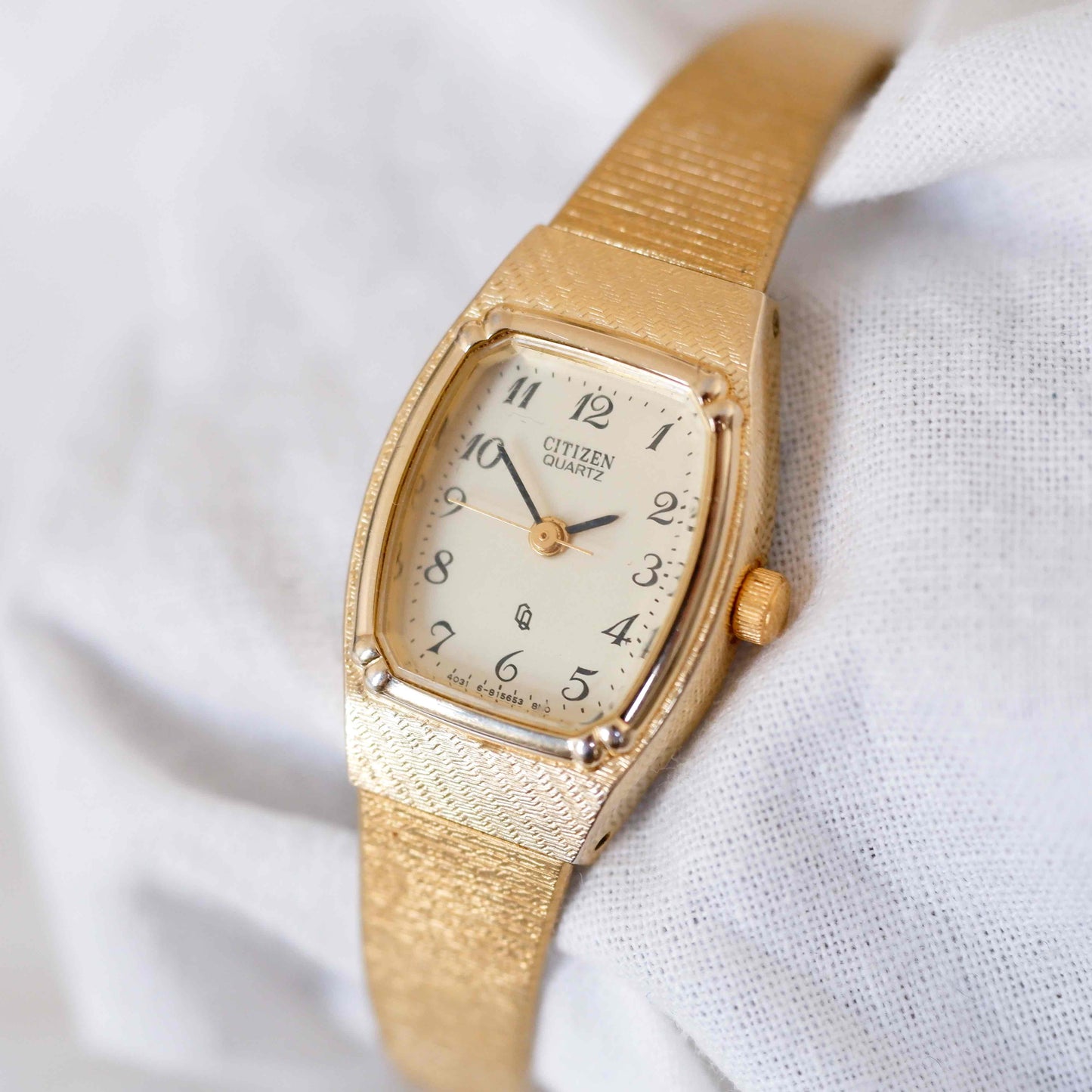 Citizen Cocktail Watch: Vintage 80s Ladies Golden Dainty with Light Gold Dial