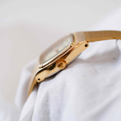 Citizen Cocktail Watch: Vintage 80s Ladies Golden Dainty with Light Gold Dial