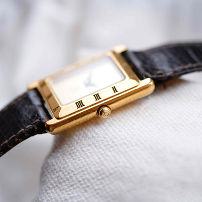 Vintage Gucci 4200L Tank: Ladies Watch: 90s Gold Champagne Dial