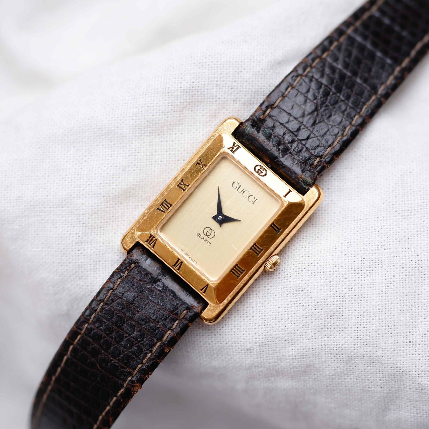 Vintage Gucci 4200L Tank: Ladies Watch: 90s Gold Champagne Dial