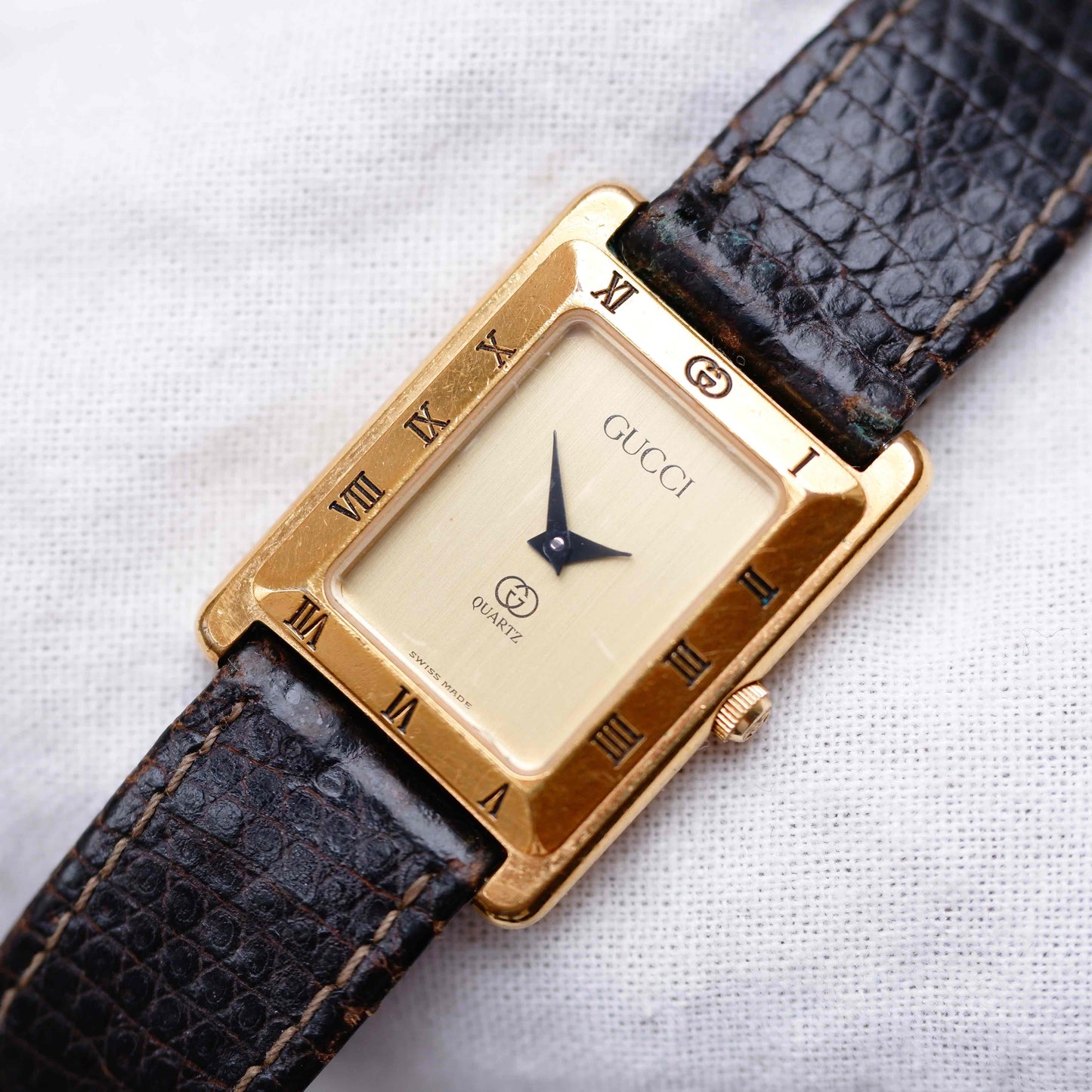 Vintage Gucci 4200L Tank: Ladies Watch: 90s Gold Champagne Dial