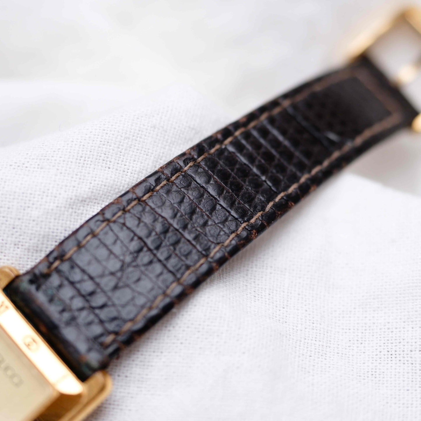 Vintage Gucci 4200L Tank: Ladies Watch: 90s Gold Champagne Dial