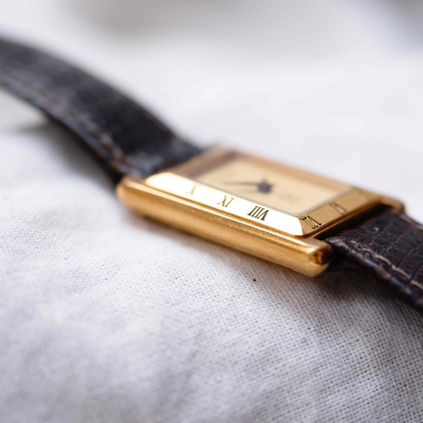 Vintage Gucci 4200L Tank: Ladies Watch: 90s Gold Champagne Dial