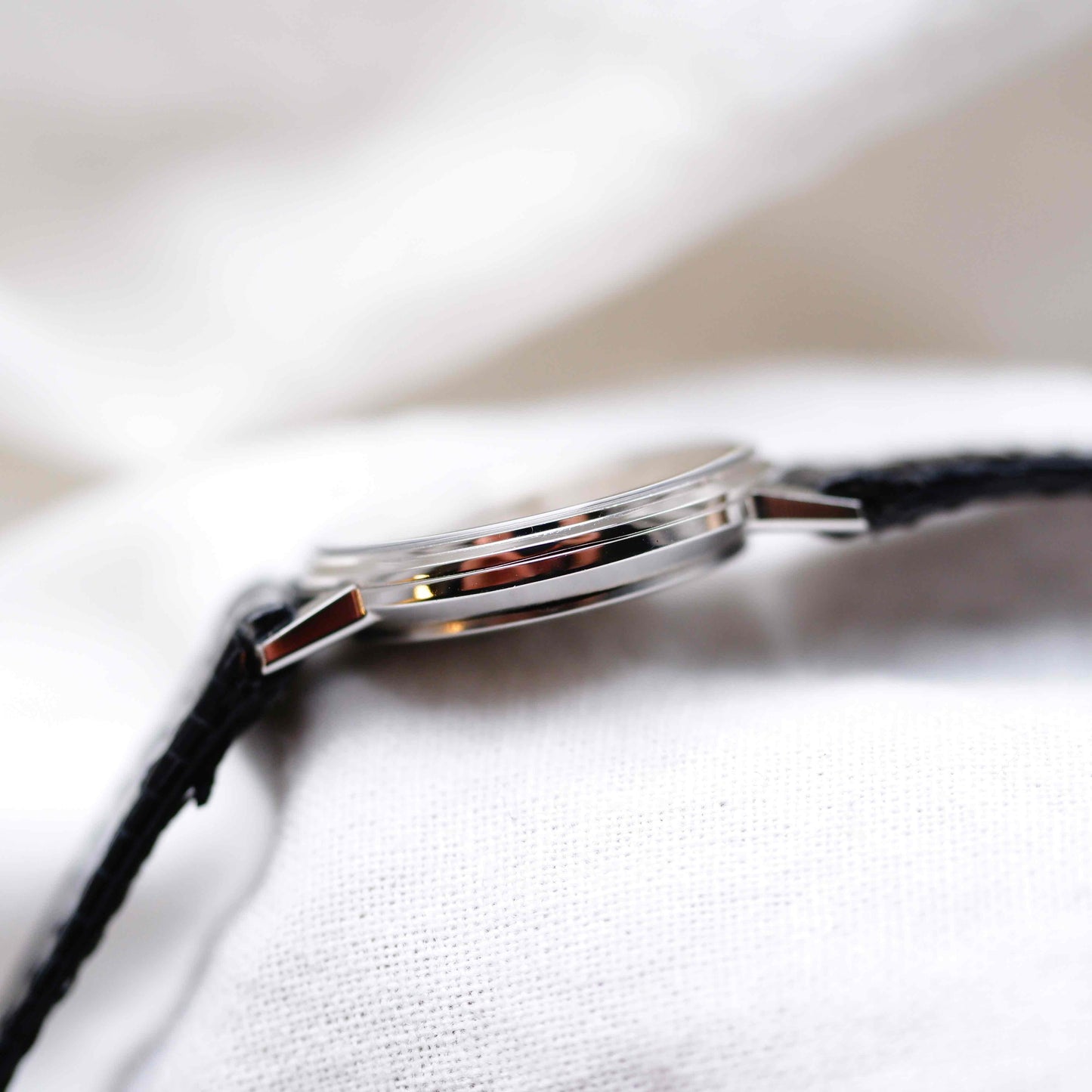 Longines Vintage Watch: Ladies 80s Minimal White Dial - NOS