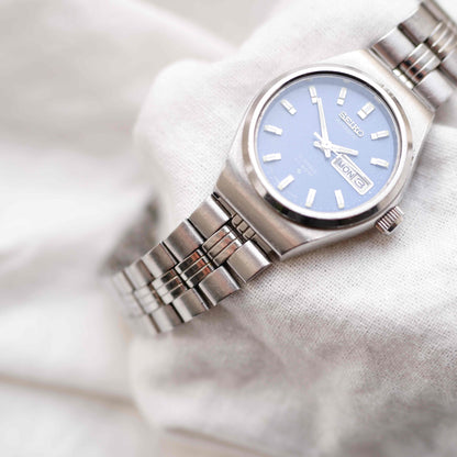 Seiko Vintage Watch: Ladies Automatic 80s Night Blue Dial