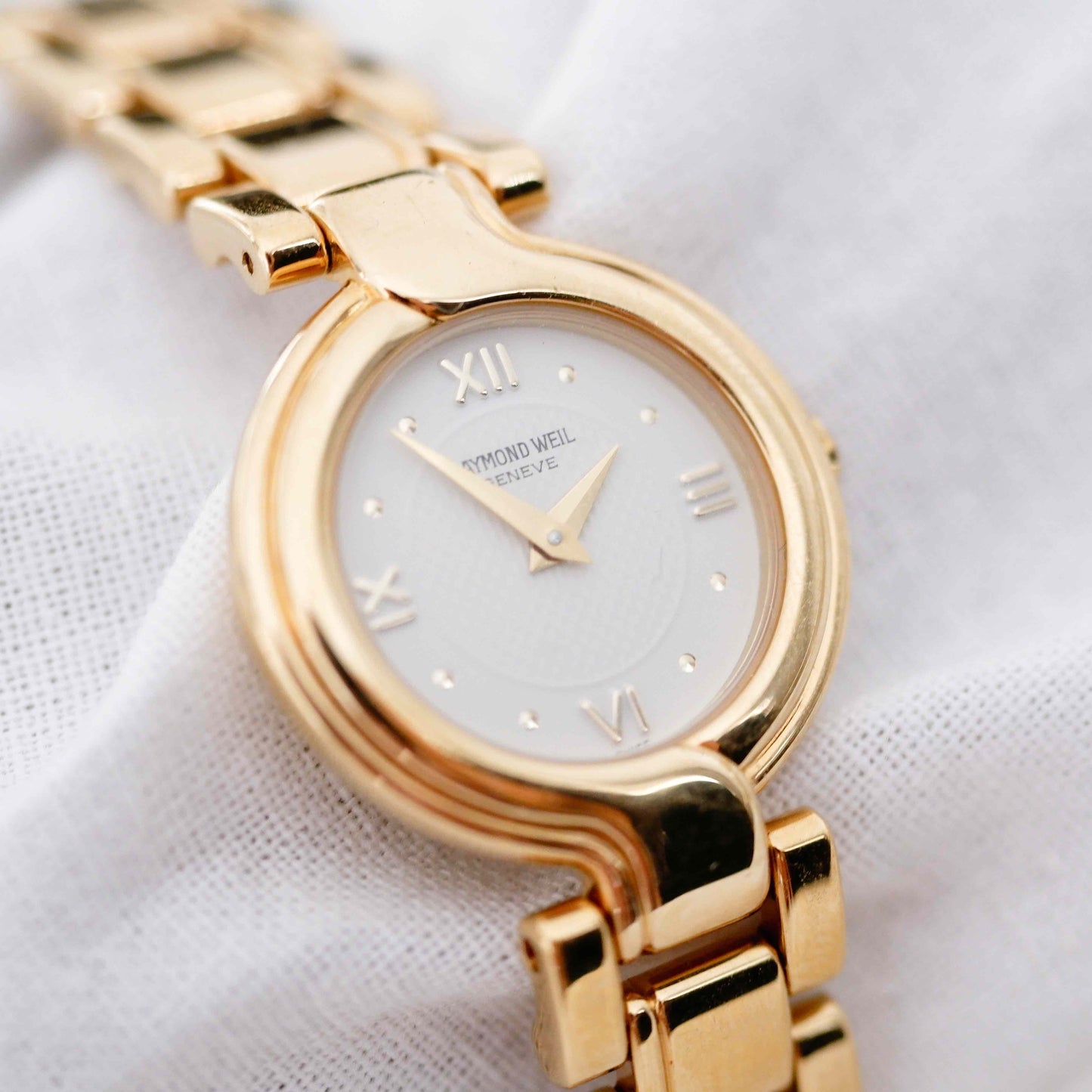 Raymond Weil Cocktail: Vintage Ladies 90s Gold with Elegant Roman Numerals