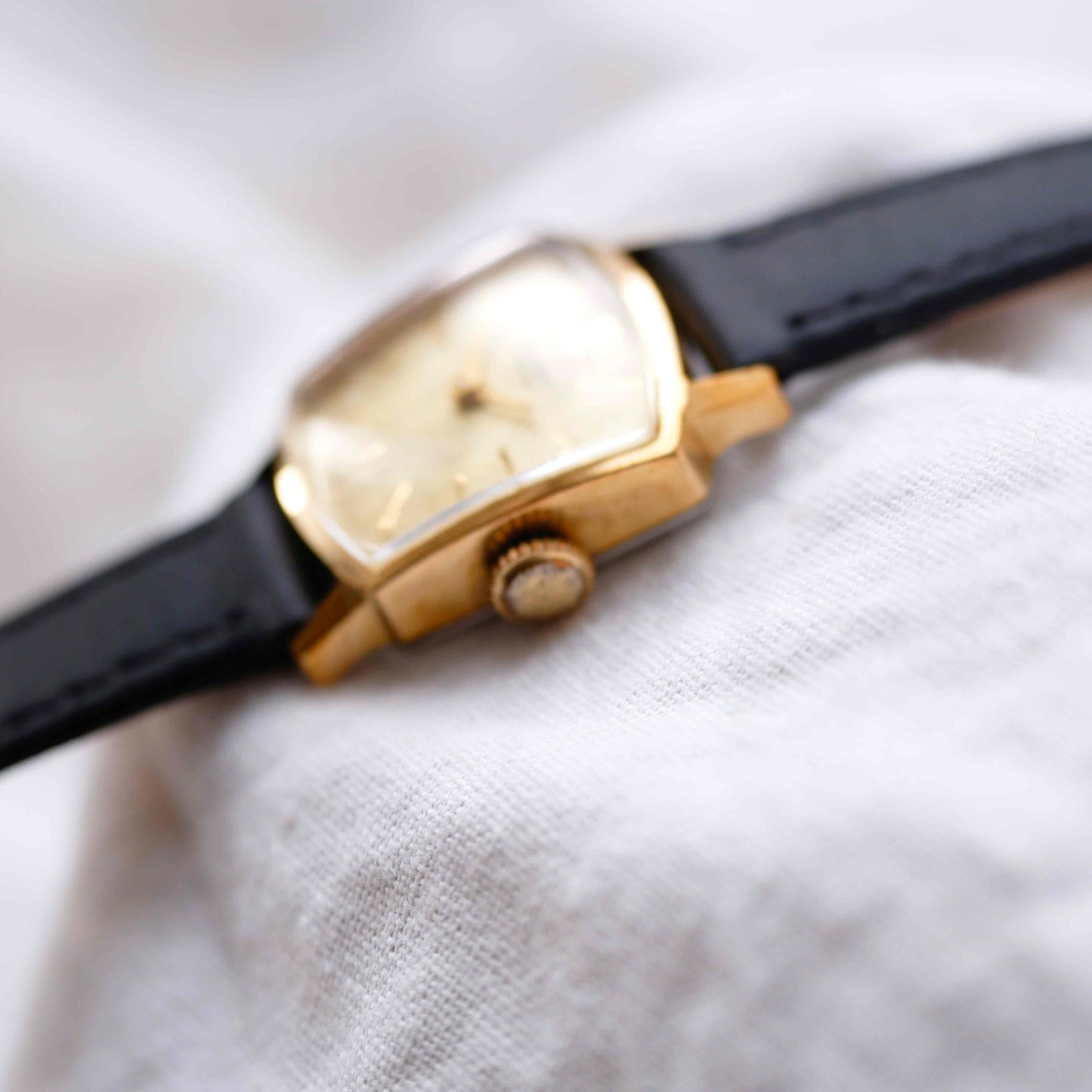 Junghans Cocktail Watch: Vintage Ladies 70s Gold Linen Dial Mechanical