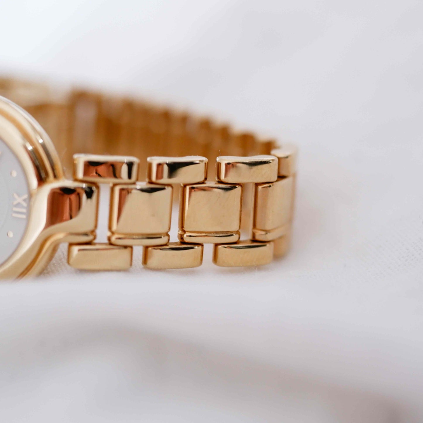 Raymond Weil Cocktail: Vintage Ladies 90s Gold with Elegant Roman Numerals