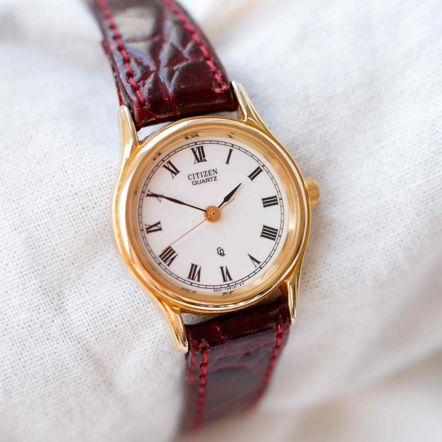 Citizen Cocktail Watch: Vintage Dainty Ladies 90s Golden with White Dial