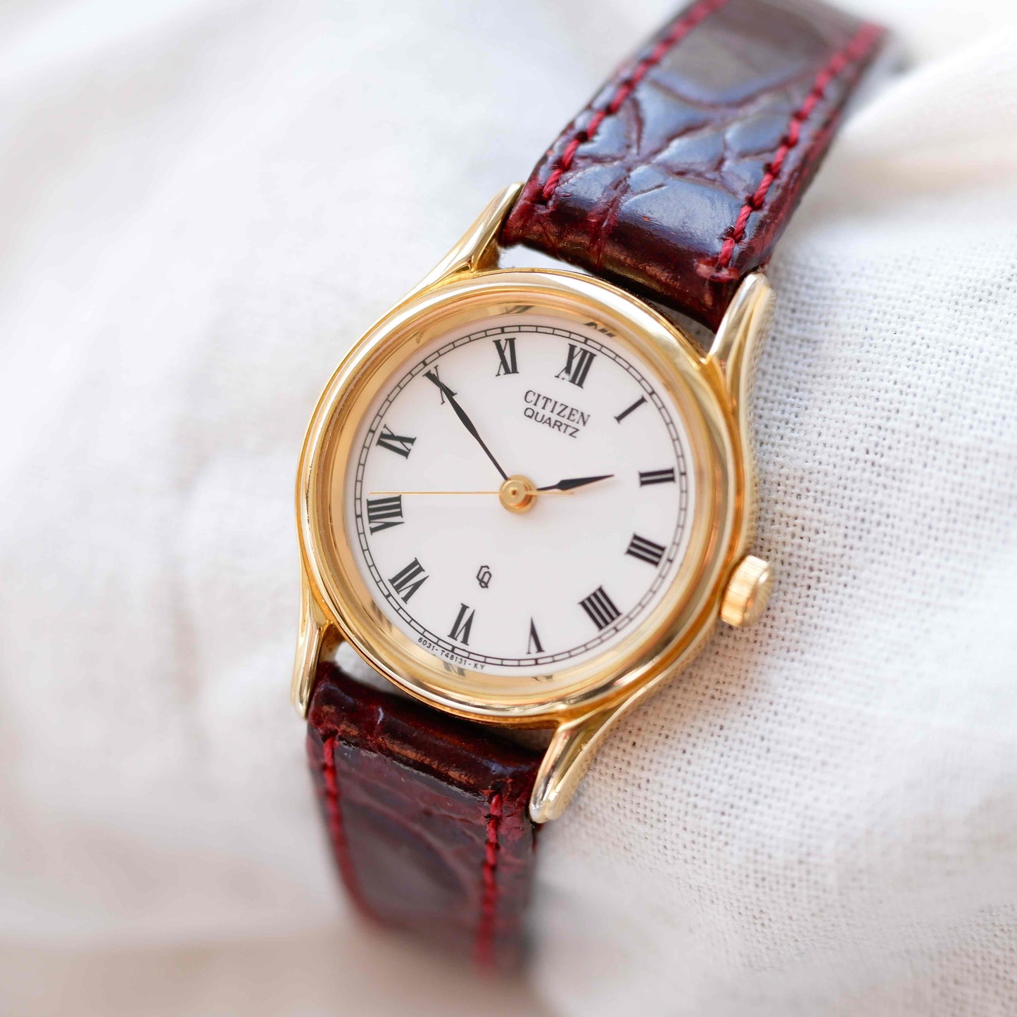 Citizen Cocktail Watch: Vintage Dainty Ladies 90s Golden with White Dial
