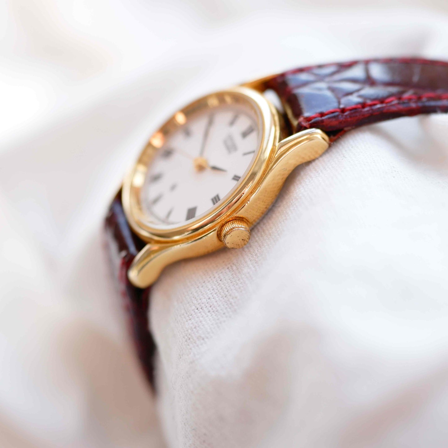 Citizen Cocktail Watch: Vintage Dainty Ladies 90s Golden with White Dial
