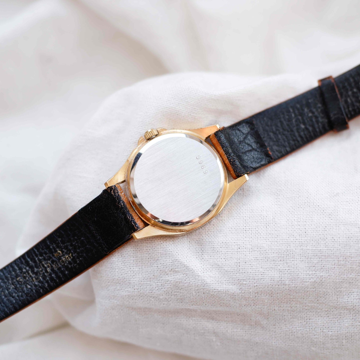Osco Moon Phase Watch: Ladies 90s Gold with Roman Numerals Blue White Dial