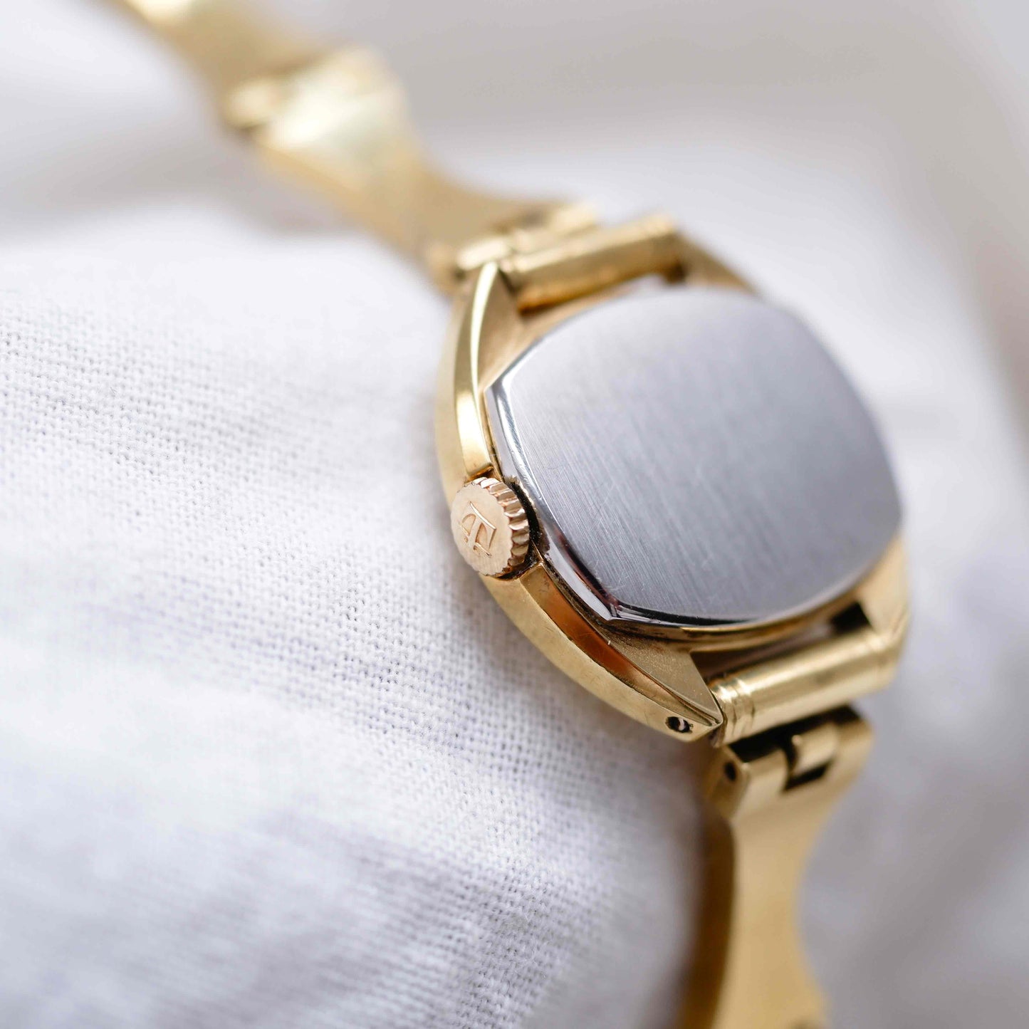 Tissot Cocktail Watch: Ladies 70s Mechanical Iconic with Golden Dial - Mint