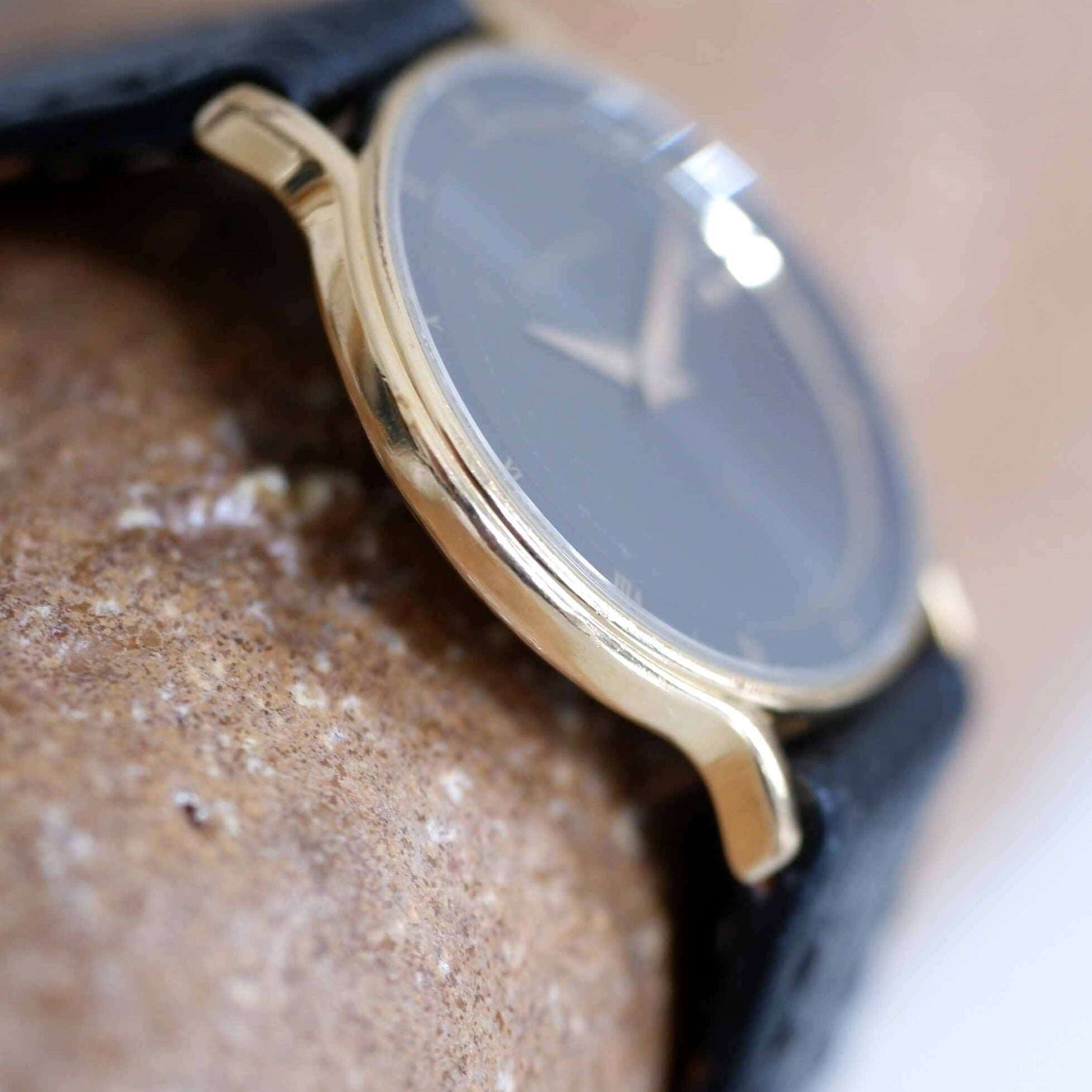 Certina Vintage Ladies Watch: 90s Gold, Black Dial and Roman Numerals | Side View Left