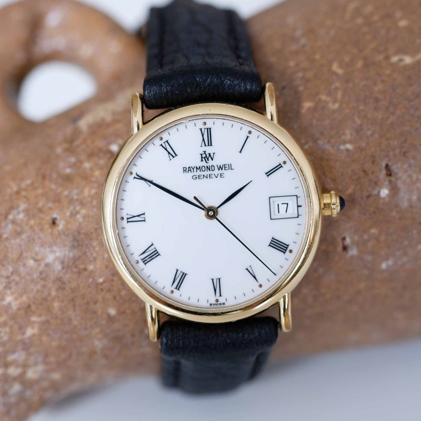 Raymond Weil Vintage Ladies Watch: 90s Golden Icon with Roman Numerals | Second Front Side