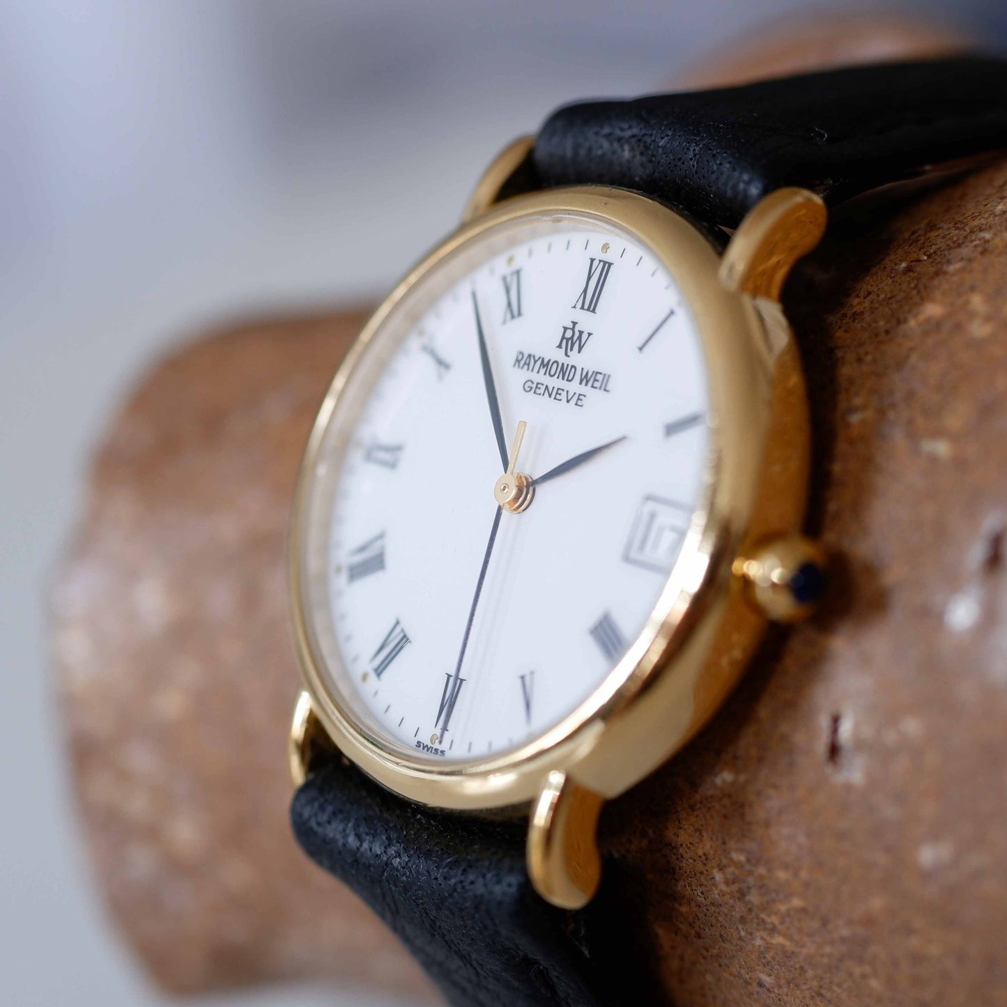 Raymond Weil Vintage Ladies Watch: 90s Golden Icon with Roman Numerals | Slight Right Side