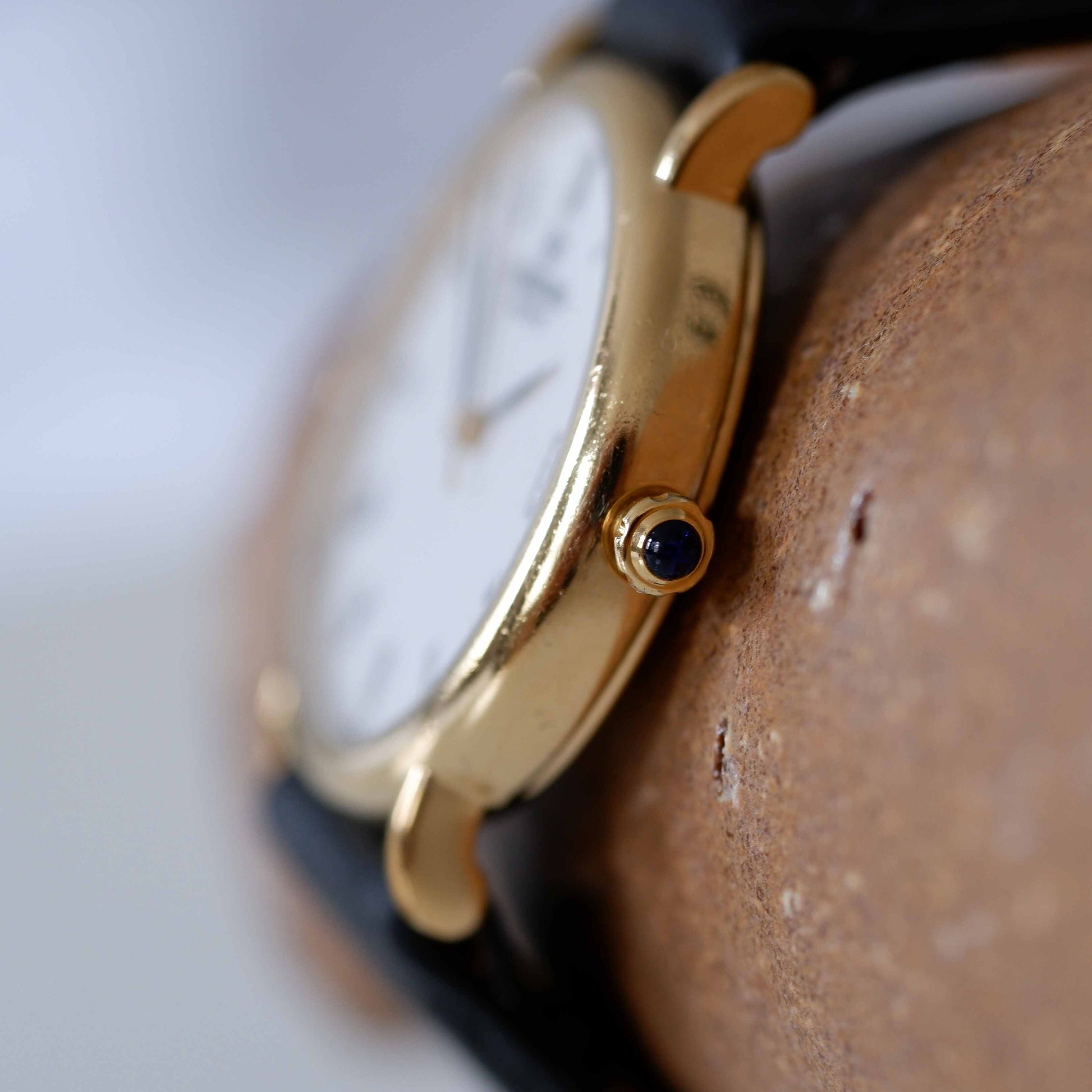 Raymond Weil Vintage Ladies Watch: 90s Golden Icon with Roman Numerals | Side View Right