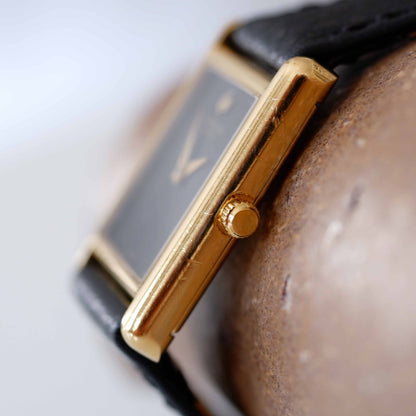 Raymond Weil Vintage Ladies Watch: 90s Golden Rectangular Style with Black Dial | Side View Right