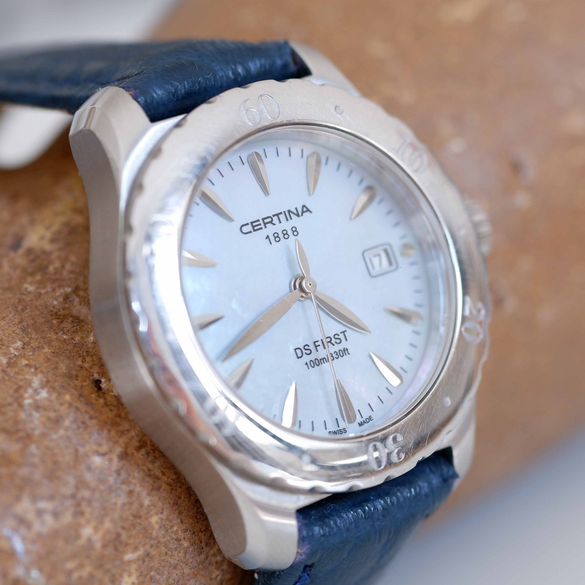 Certina DS1 Vintage Ladies Watch: 2000s Silver Classic, Mother of Pearl Dial | Slight Left Side