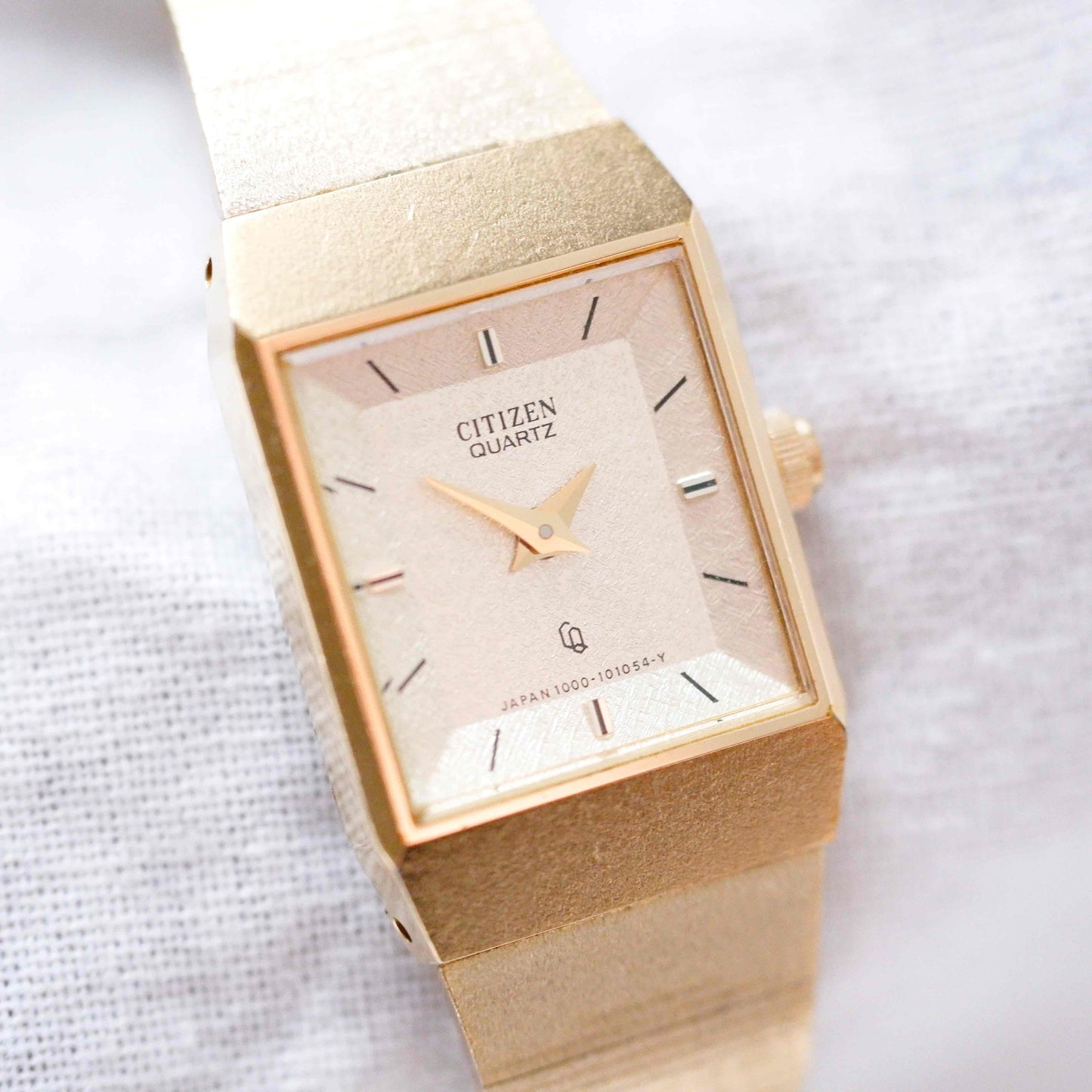 Citizen Cocktail Watch: Vintage Ladies 80s Golden Dainty with Champaign Dial