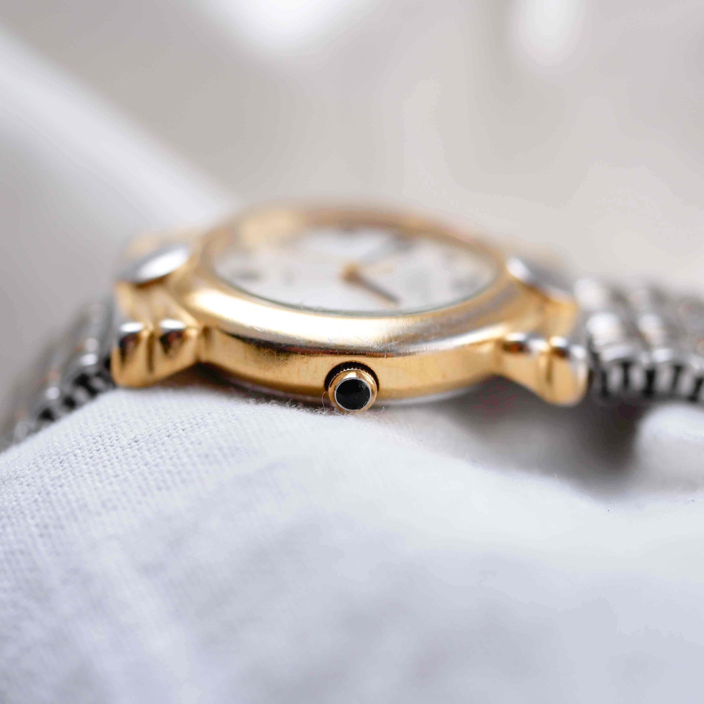 C.Melchers Vintage Watch: Ladies 90s Golden Sunburst Dial Elastic Bracelet