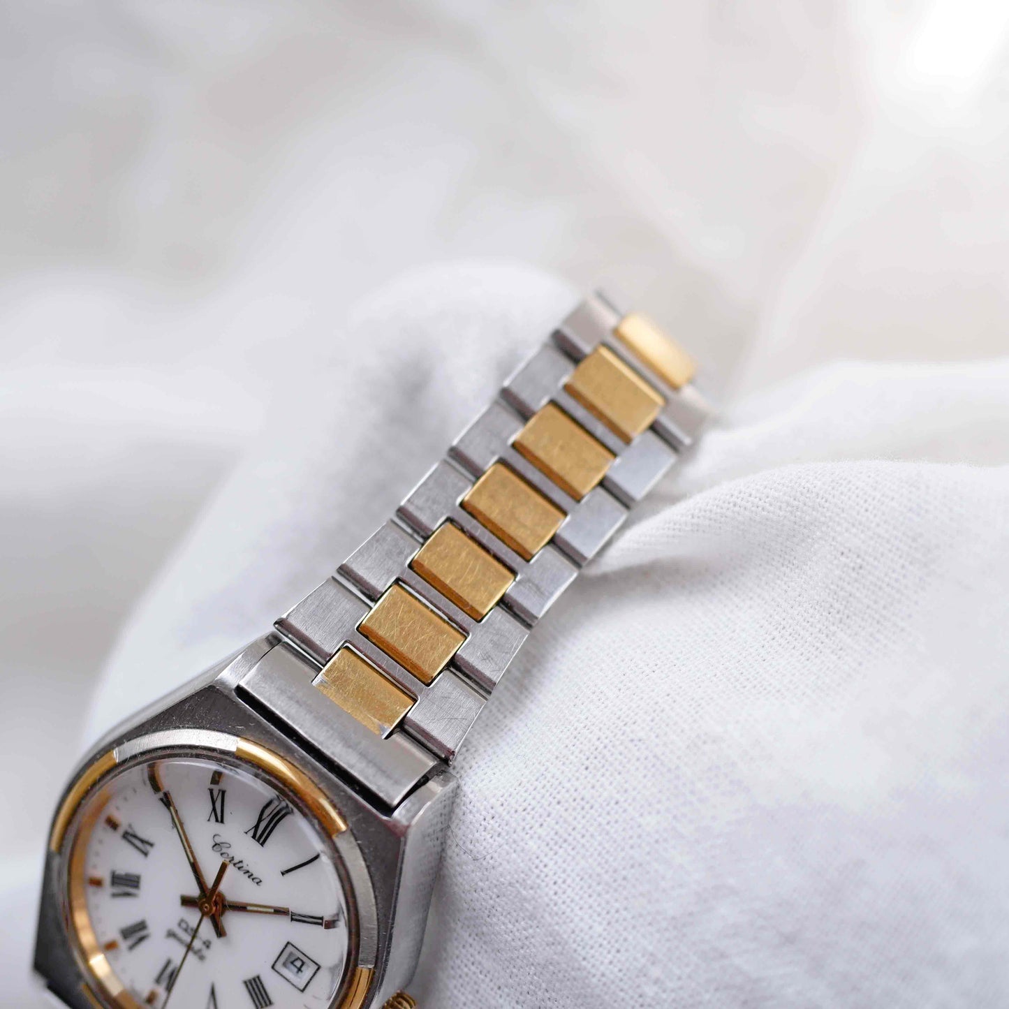 Certina Vintage DS4: Ladies Watch 80s Two Tone White Roman Dial