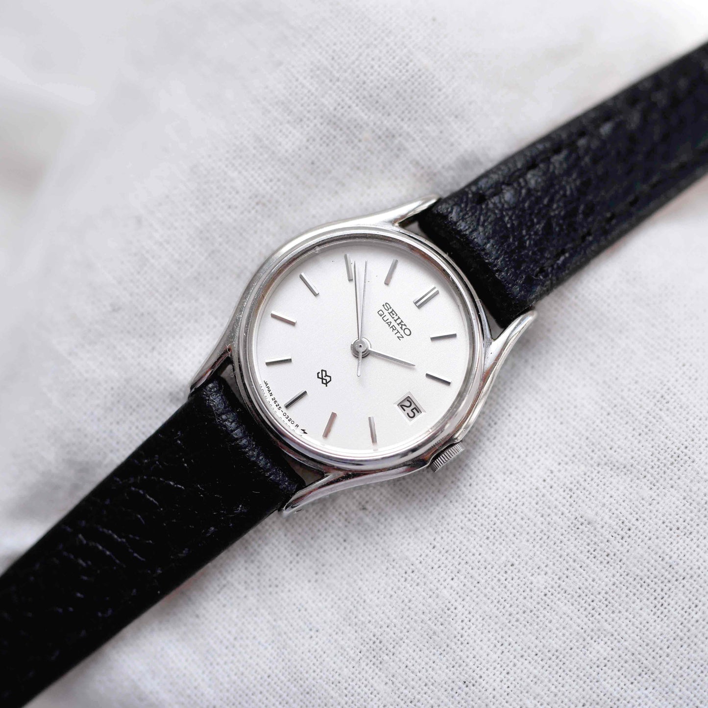 Seiko Vintage Watch: Ladies Silver 80s White Sunburst Dial
