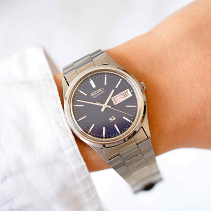 Seiko SQ Watch: Vintage Ladies 80s Silver, Blue Dial, Day Date Window