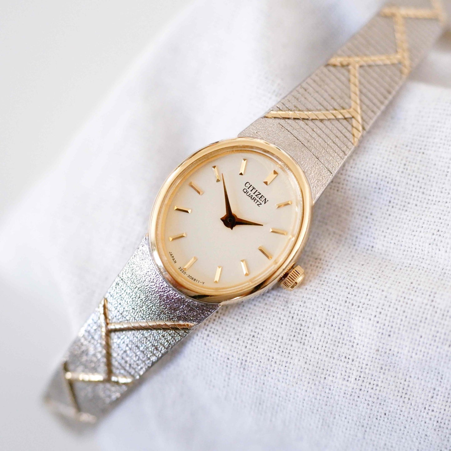 Citizen Cocktail Watch: Vintage Ladies 80s Golden Dainty with White Dial