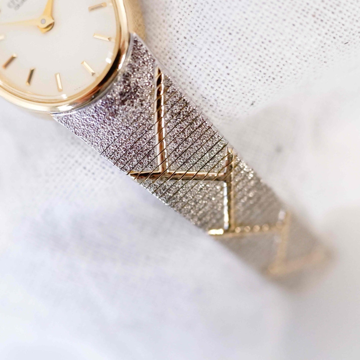 Citizen Cocktail Watch: Vintage Ladies 80s Golden Dainty with White Dial