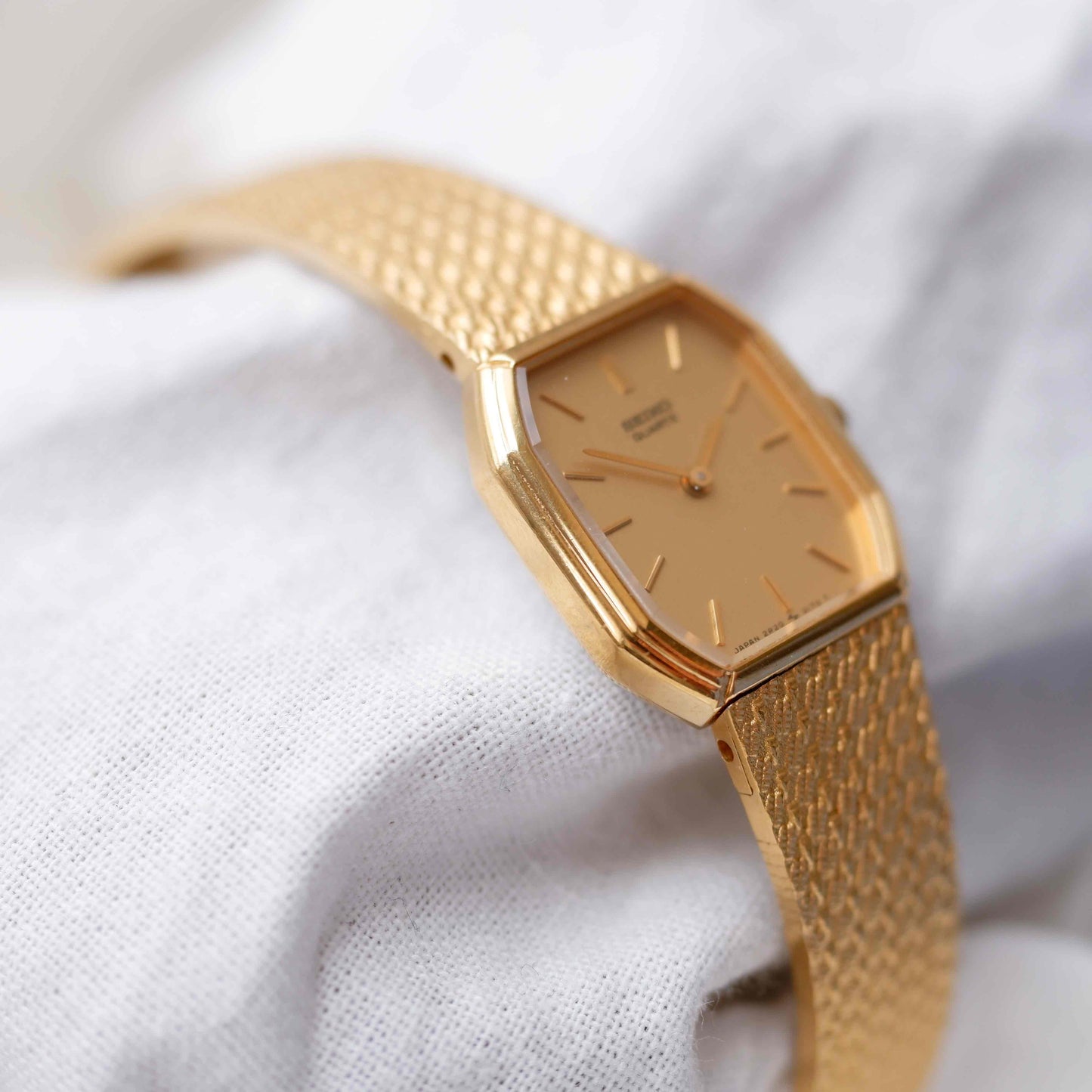 Seiko Cocktail Watch: Vintage Ladies 80s Golden with Champagne Dial