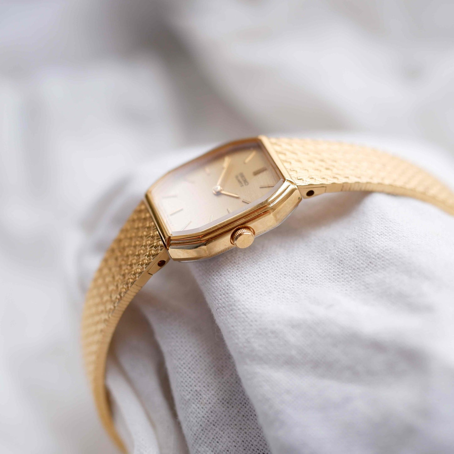 Seiko Cocktail Watch: Vintage Ladies 80s Golden with Champagne Dial