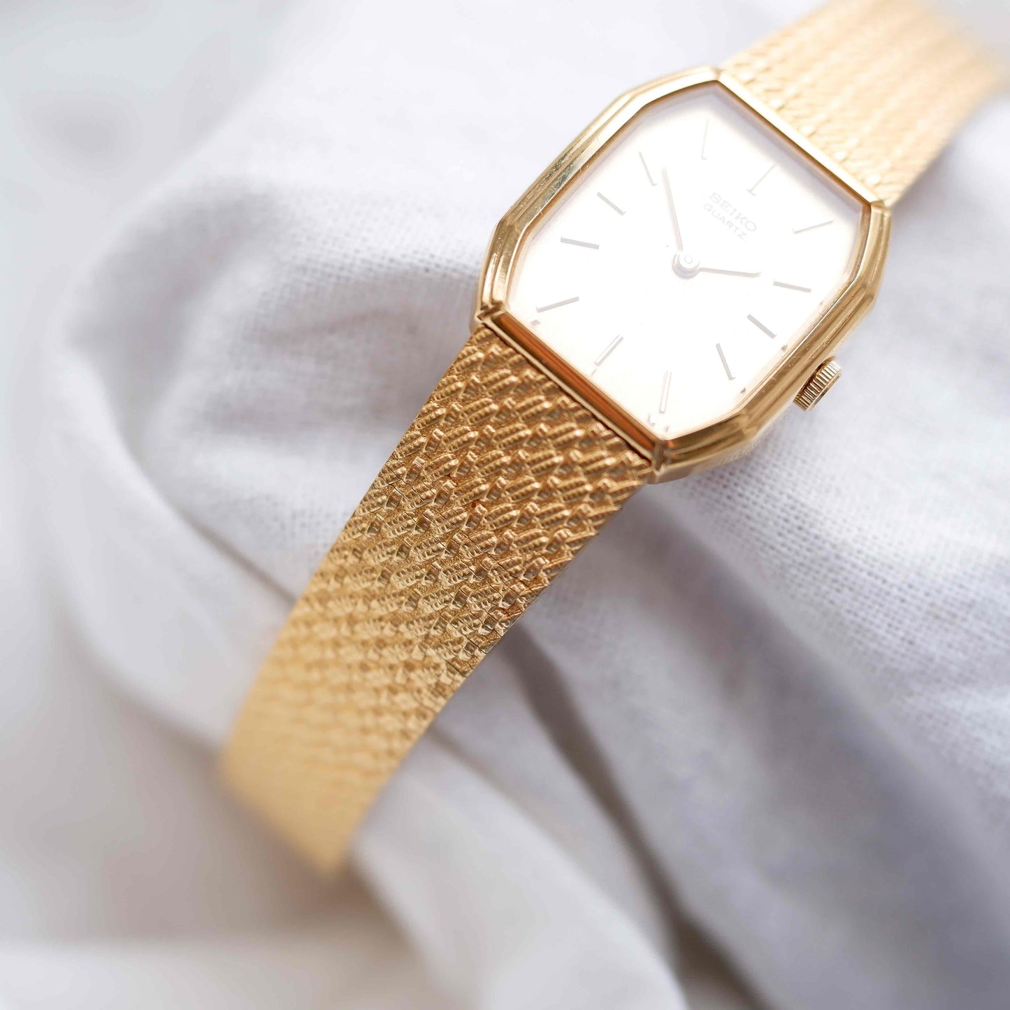 Seiko Cocktail Watch: Vintage Ladies 80s Golden with Champagne Dial
