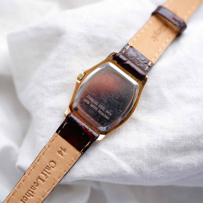 Favorit Vintage Watch: Ladies 80s Golden Rectangular with White Structured Dial
