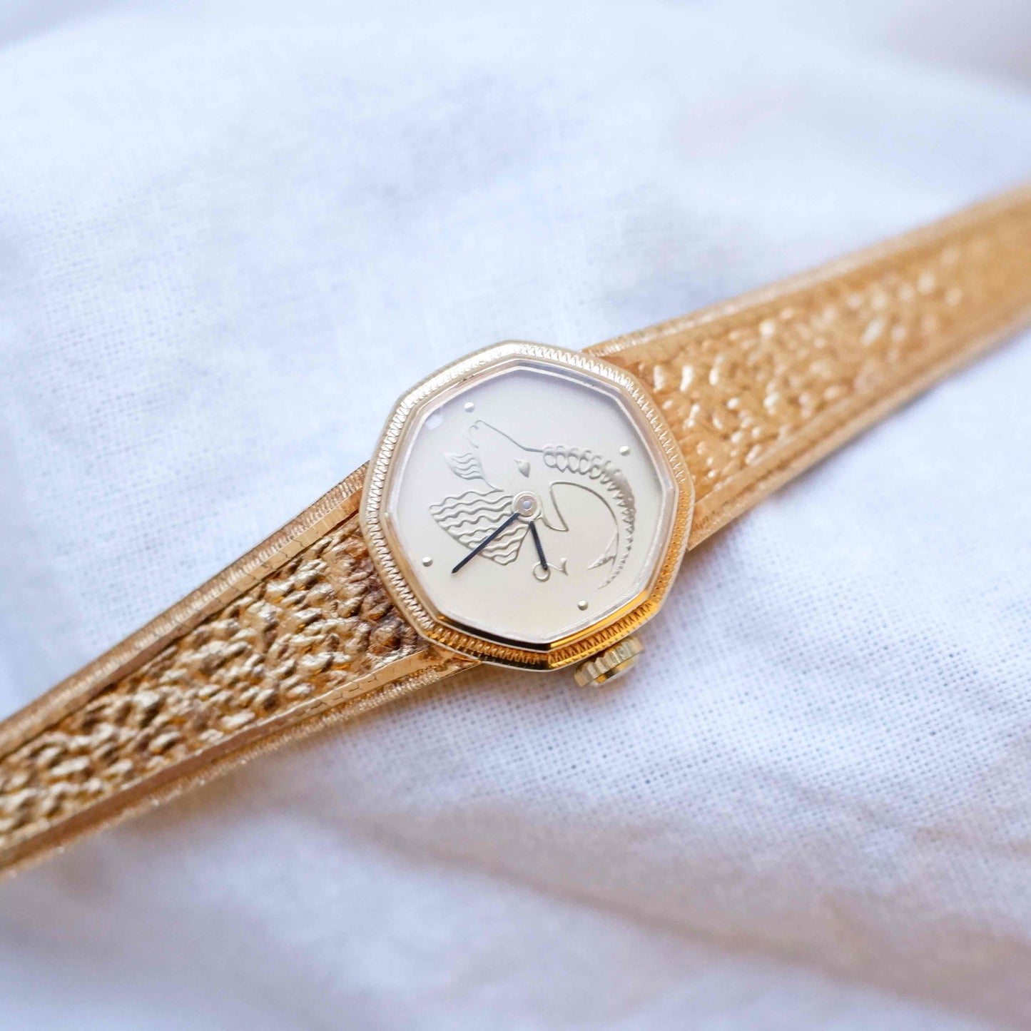 Zodiac Sign Capricorn Watch : Ladies 70s Gold Swiss Made Mechanical White Dial