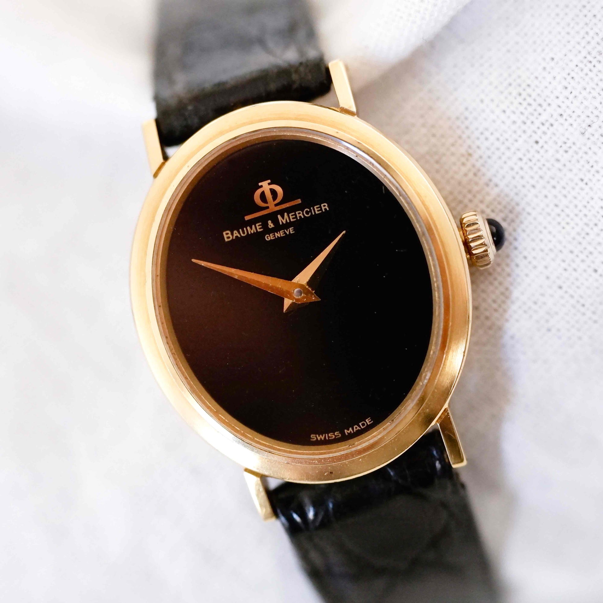 Baume Mercier Ellipse: 18k Gold Vintage Ladies Watch Black Dial