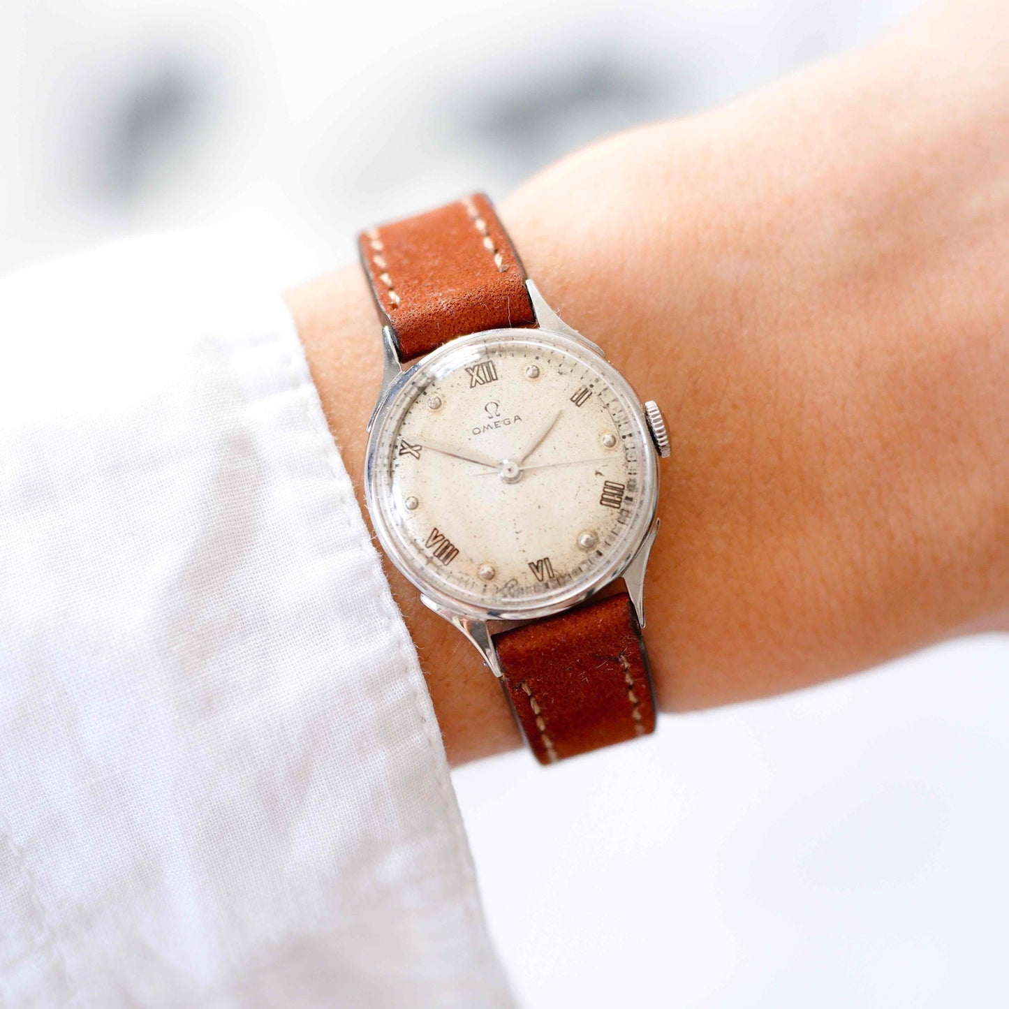 Omega Vintage Watch: Ladies 60s Iconic Mechanical with White Dial