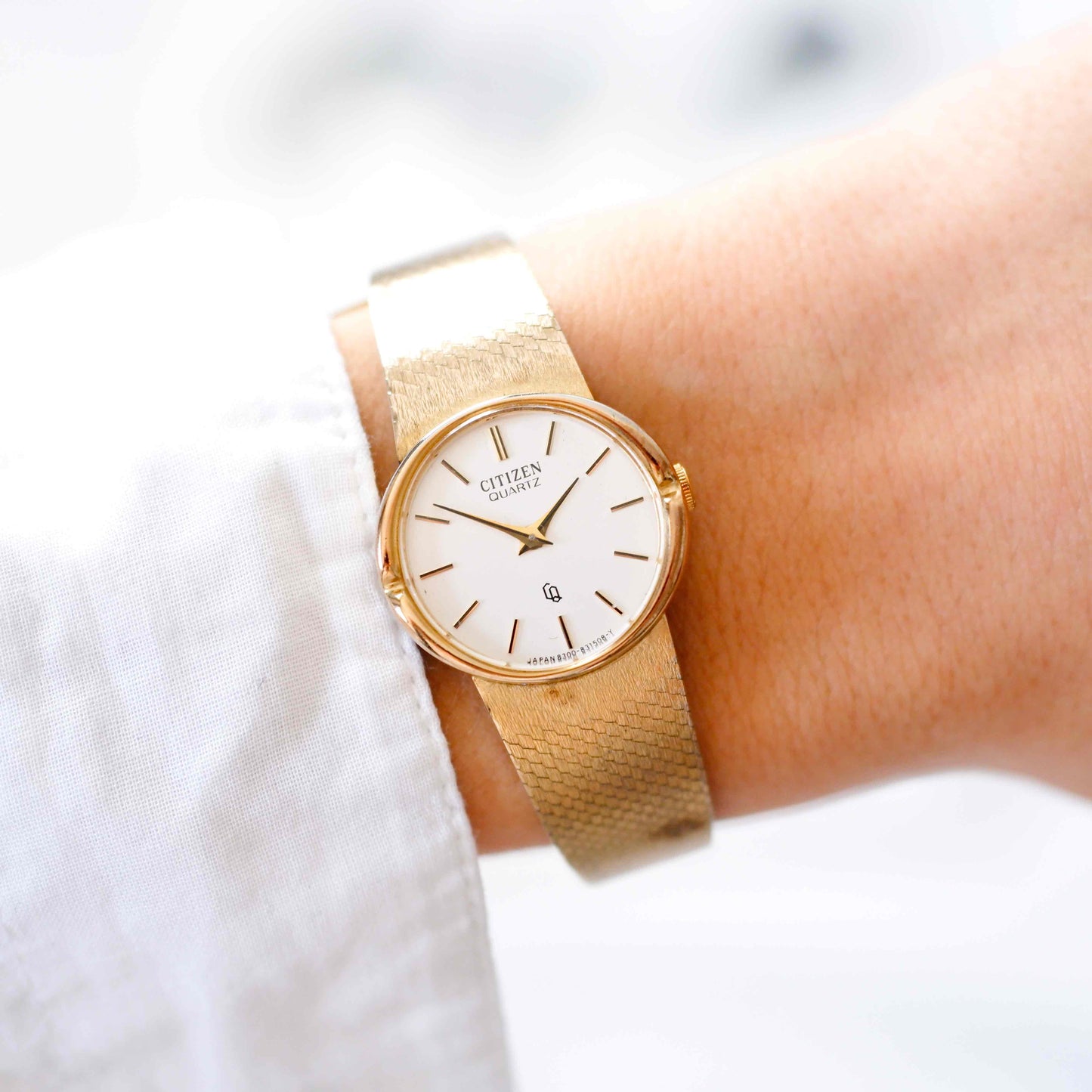 Citizen Cocktail Watch: Vintage Ladies 80s Golden Bracelet with White Dial