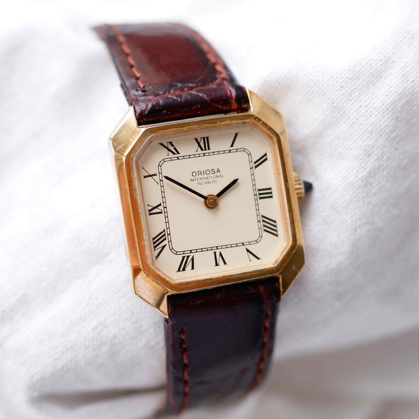 Oriosa Tank Watch: Vintage Ladies 60s Golden Mechanical with Roman Numerals