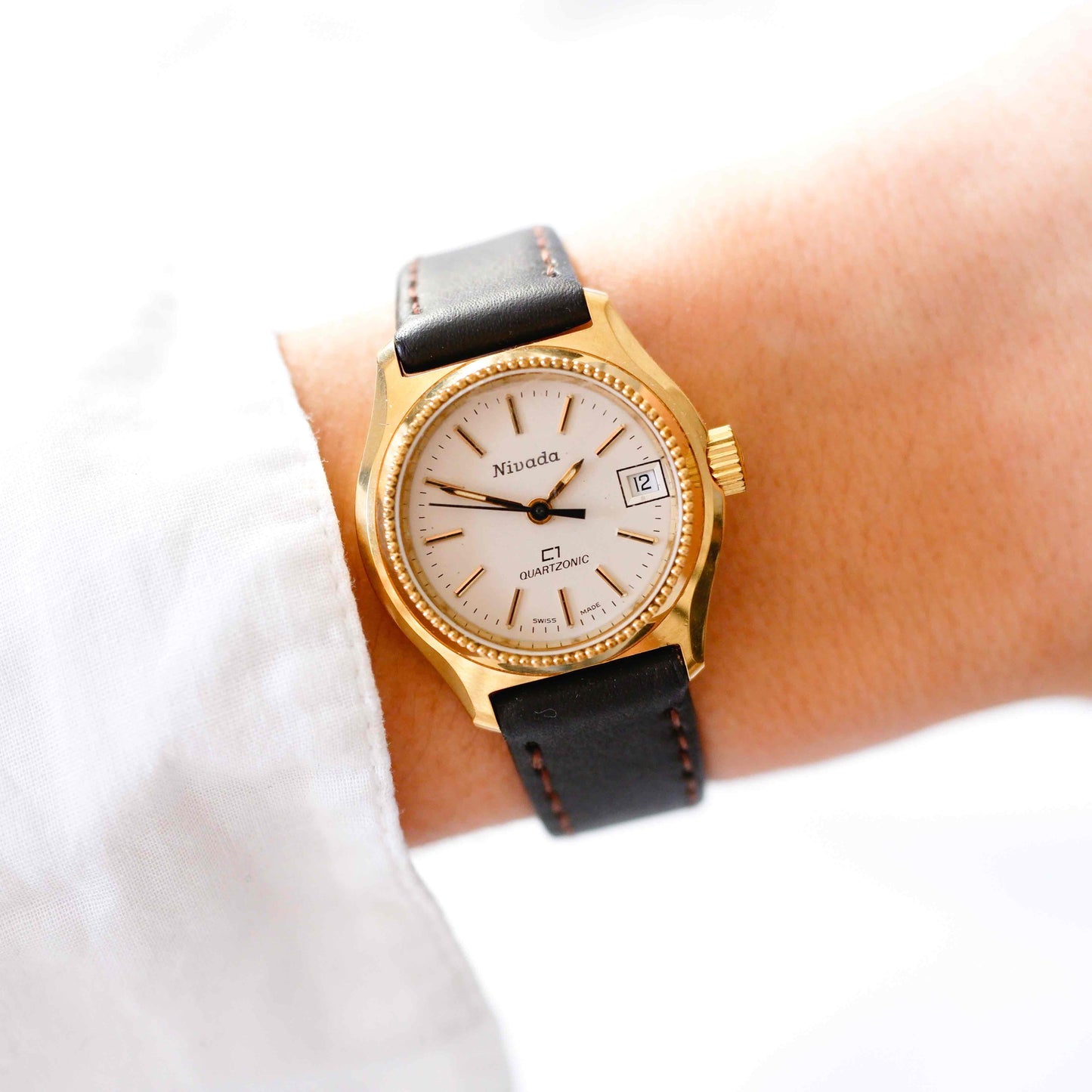 Nivada Quartzonic Watch: Vintage Ladies 80s Gold and Classic Diver