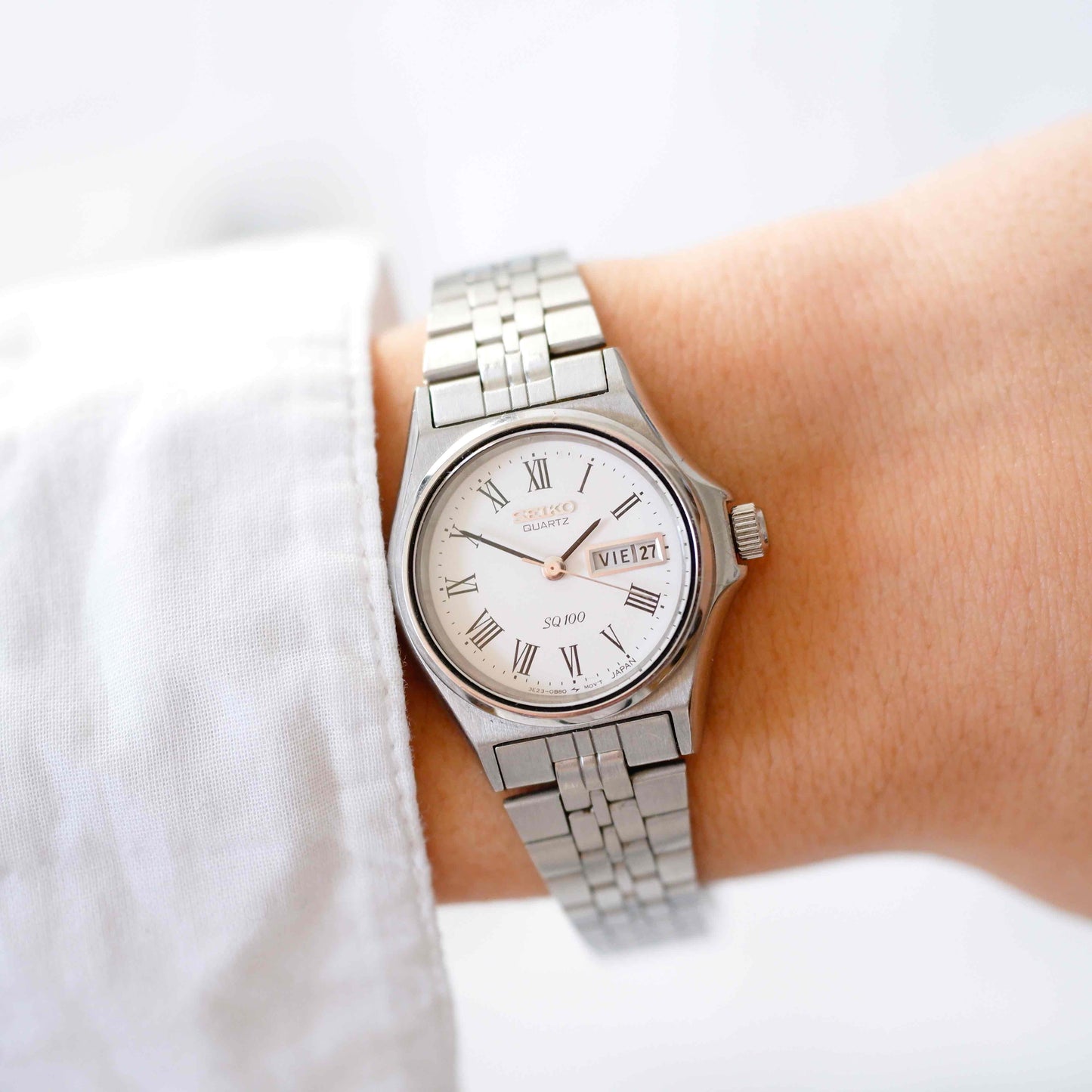 Seiko Vintage Ladies Watch: 90s Silver Diver with Classic Roman Dial