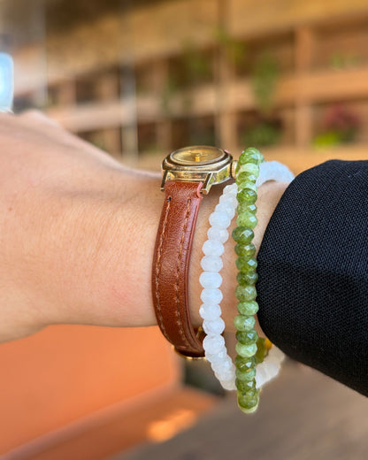 Tissot Cocktail Watch: Dainty Ladies 50s Mechanical Icon with Golden Dial