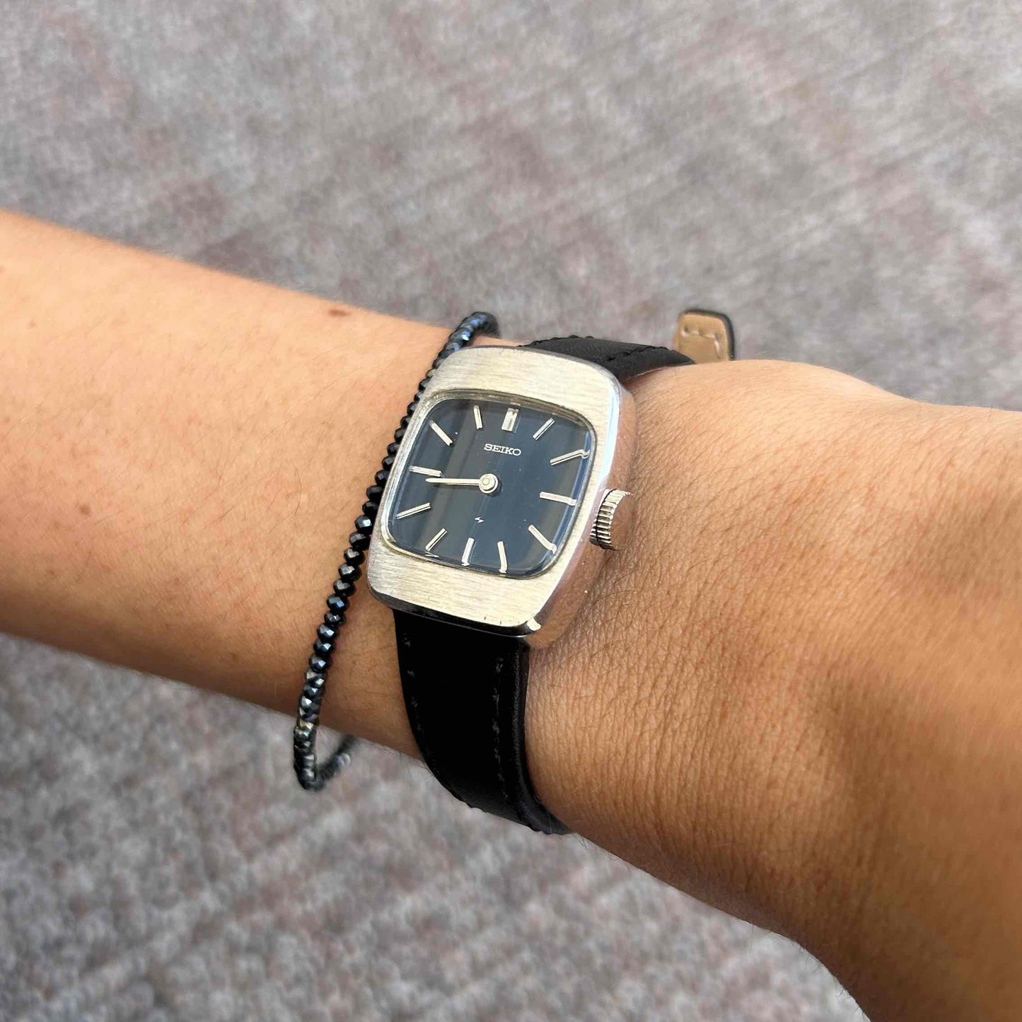 Seiko Vintage Tank: Ladies Watch Mechanical 80s Blue Sunburst Dial