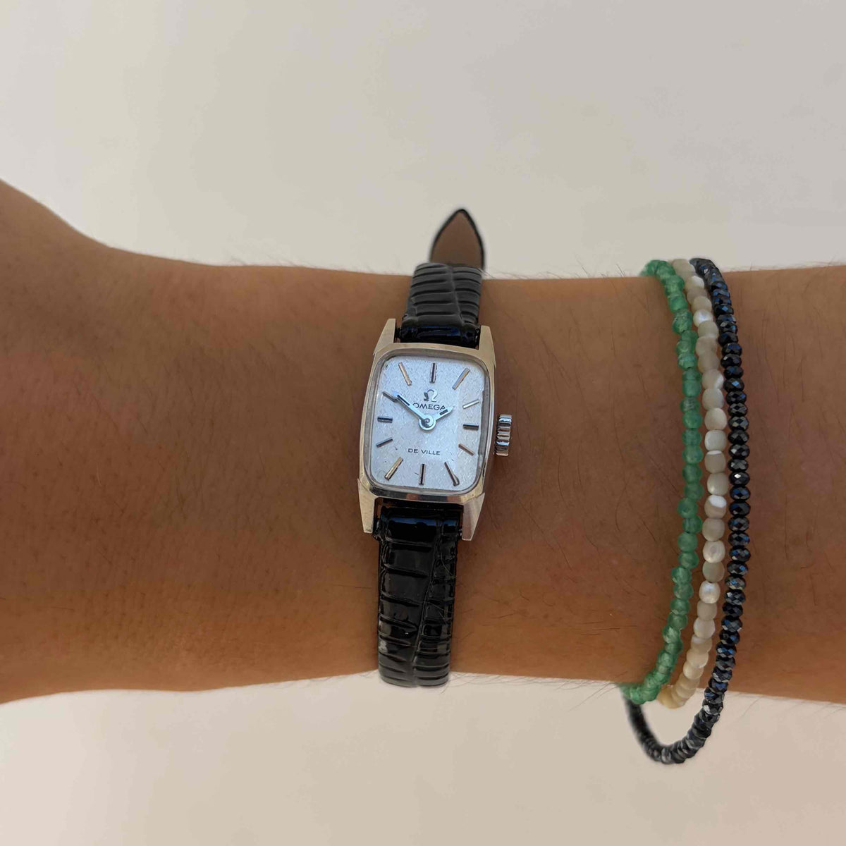 Omega Tank DeVille: Vintage Ladies Watch White Structured Dial 60s Mechanical