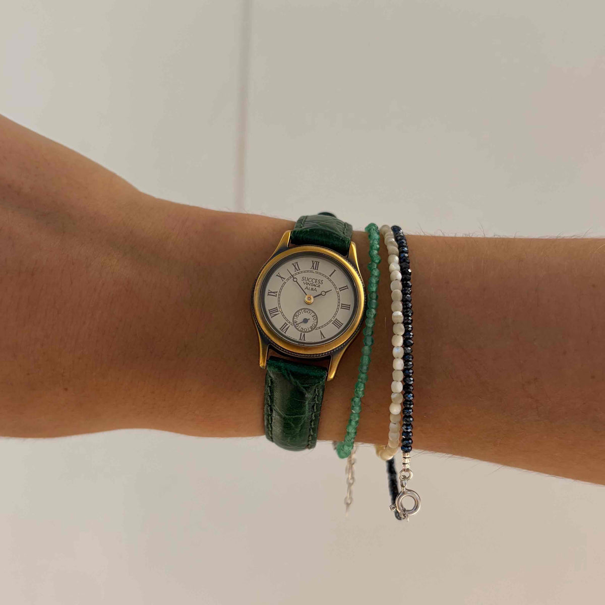 Seiko Vintage Alba: Ladies Watch 80s Two-Tone White Roman Dial