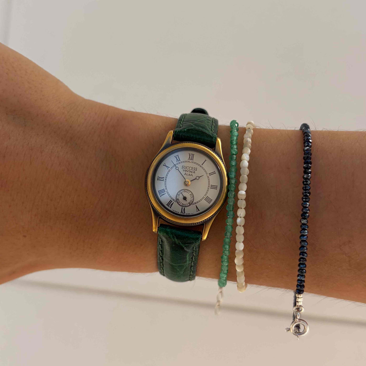 Seiko Vintage Alba: Ladies Watch 80s Two-Tone White Roman Dial