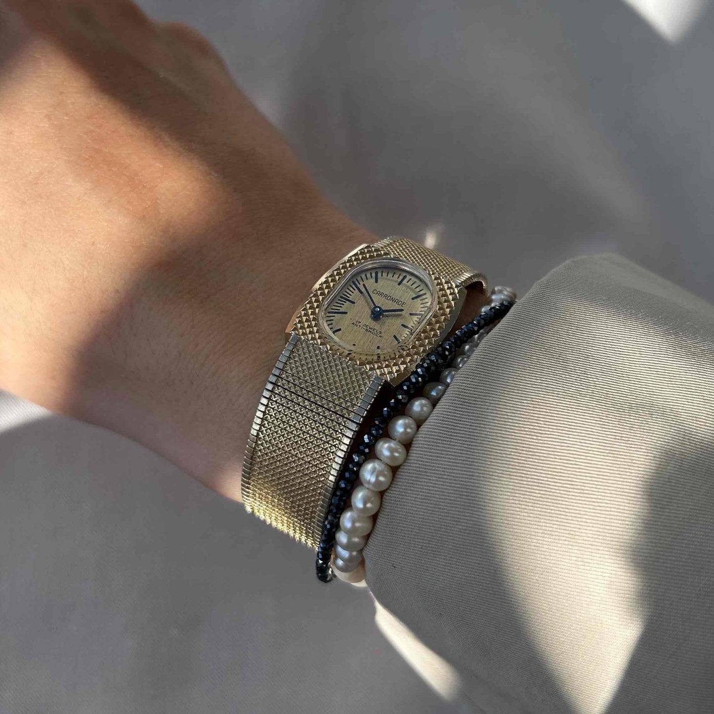 Carronade Cocktail Watch: Vintage Ladies 60s Golden Mechanical with diamond-textured Bezel